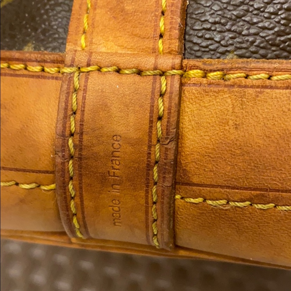 ๐SOLD๐ Louis Vuitton Bucket GM - Picture 10 of 16